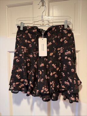 New Style Black Floral Ruffle Mini Skirt